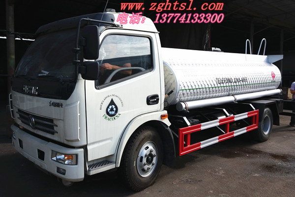 東風(fēng)小多利卡鋁合金油罐車(chē).jpg